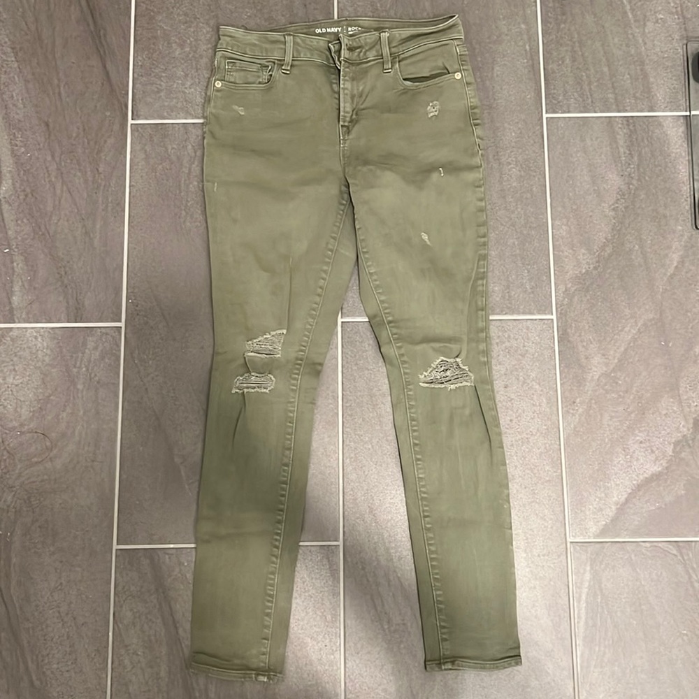 Mid-Rise Skinny Fit Ripped Jeans